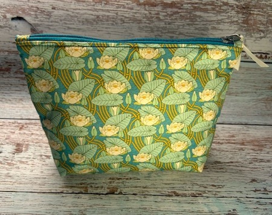 Water Lily Zip-up Pouch