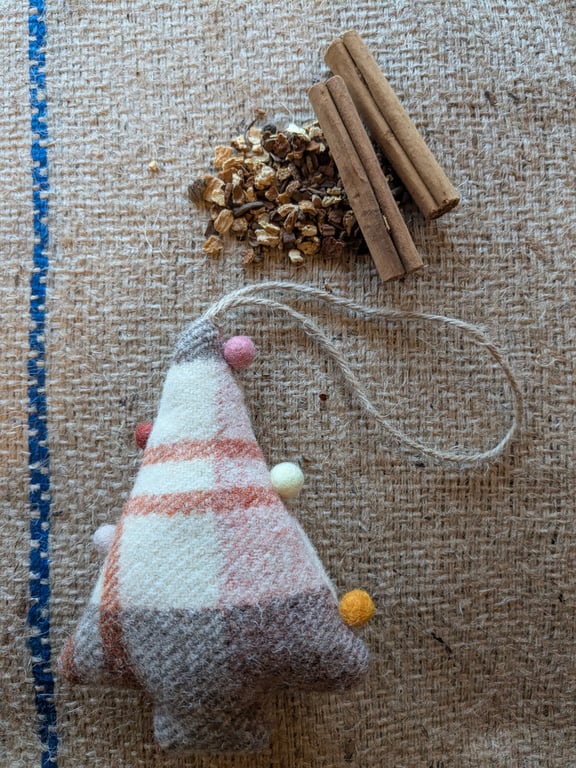 Hanging Christmas tree decoration 