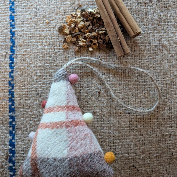 Hanging Christmas tree decoration 