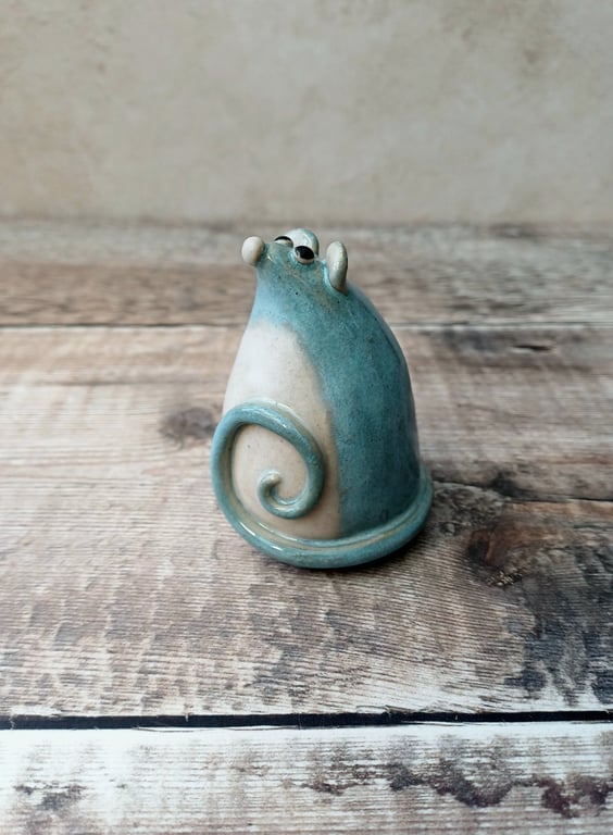 Little blue pottery mouse
