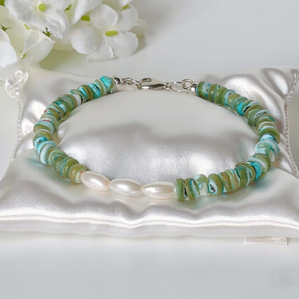 Puka Shell Beads & Pearl Bracelet