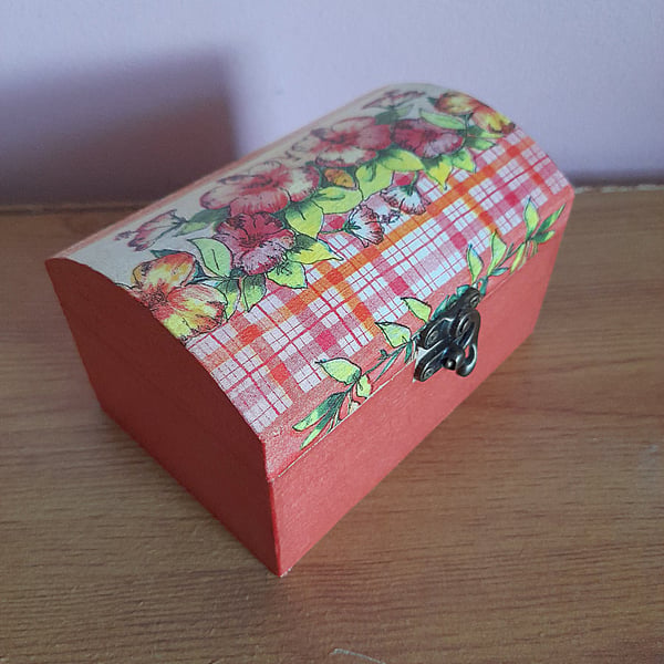 Handmade colorful Wooden box. Jewelry Box with Metal Clasp.
