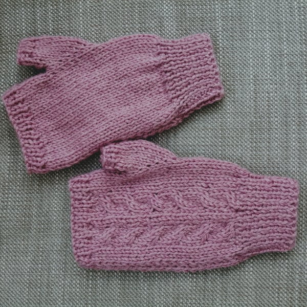 Fingerless gloves 