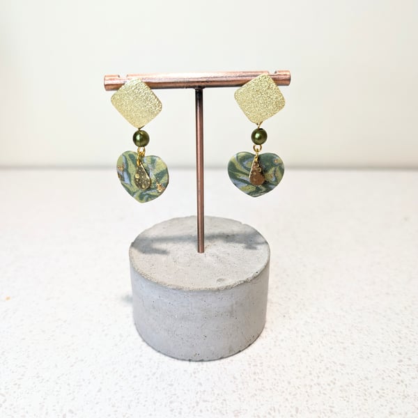 Green marble heart dangle earrings 
