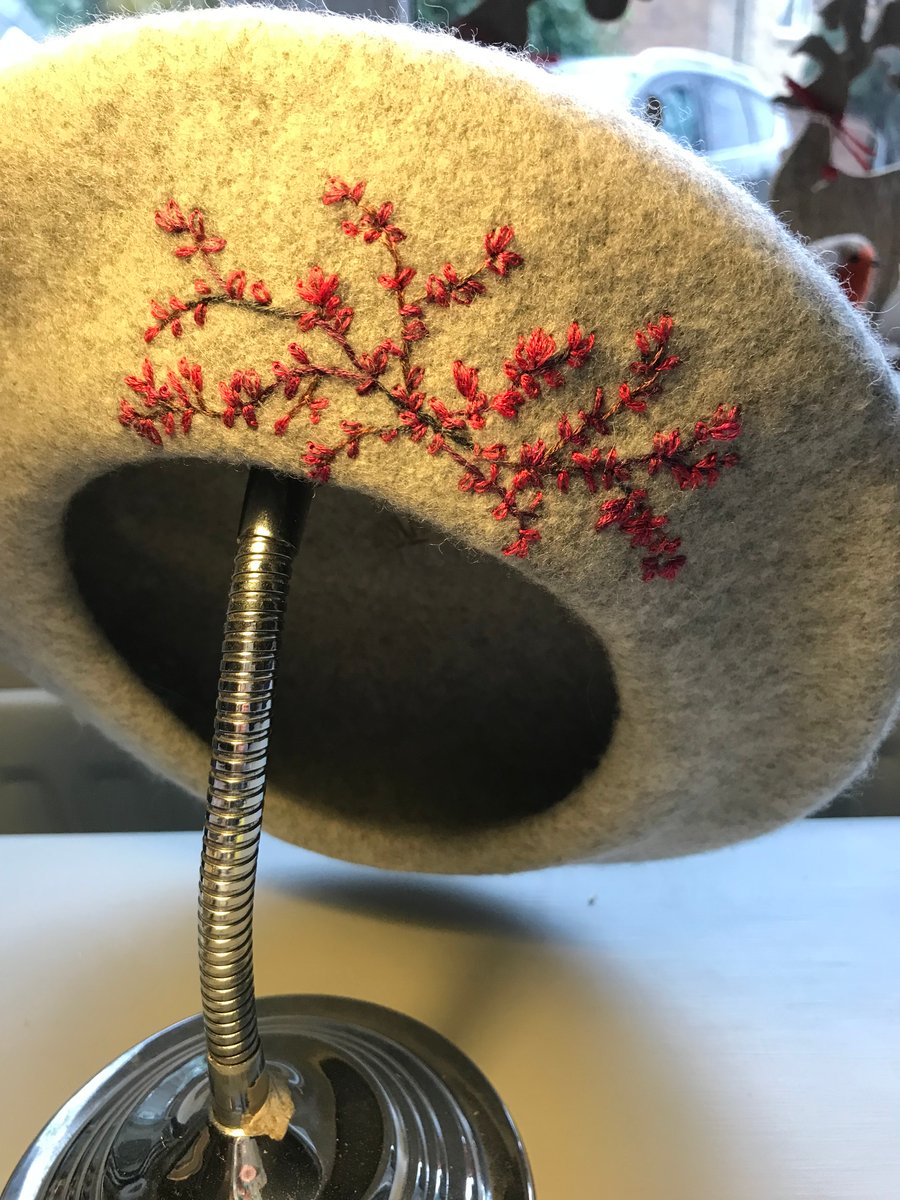 Light Grey Pure new wool embroidered Beret