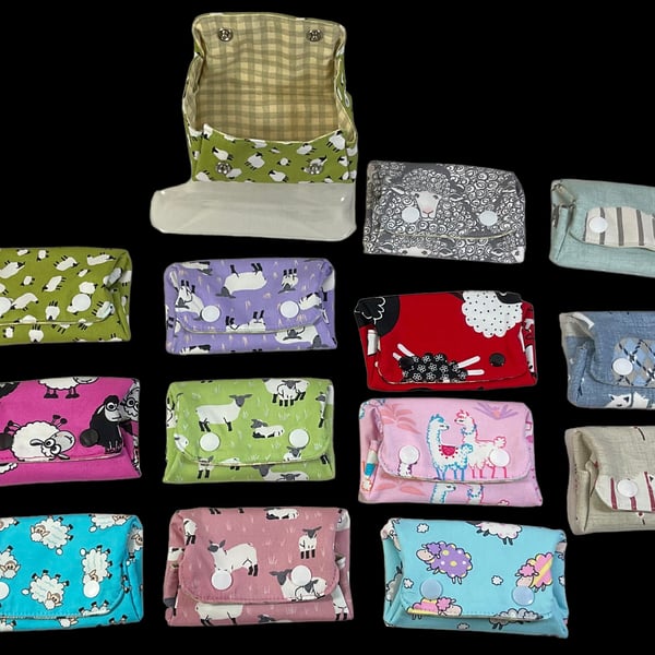 Small box shaped Coin purse with sheep and cats, fold up small cats notions pouc