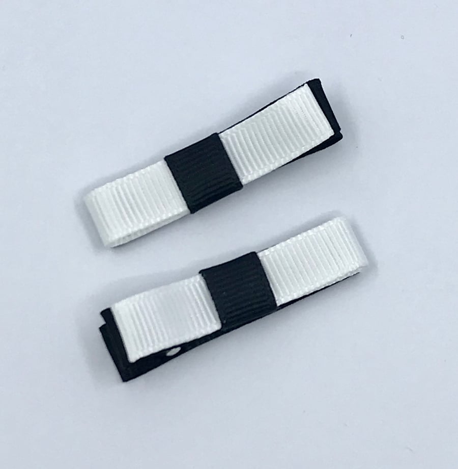 Small Straight Black and White Bow Clips (pair)