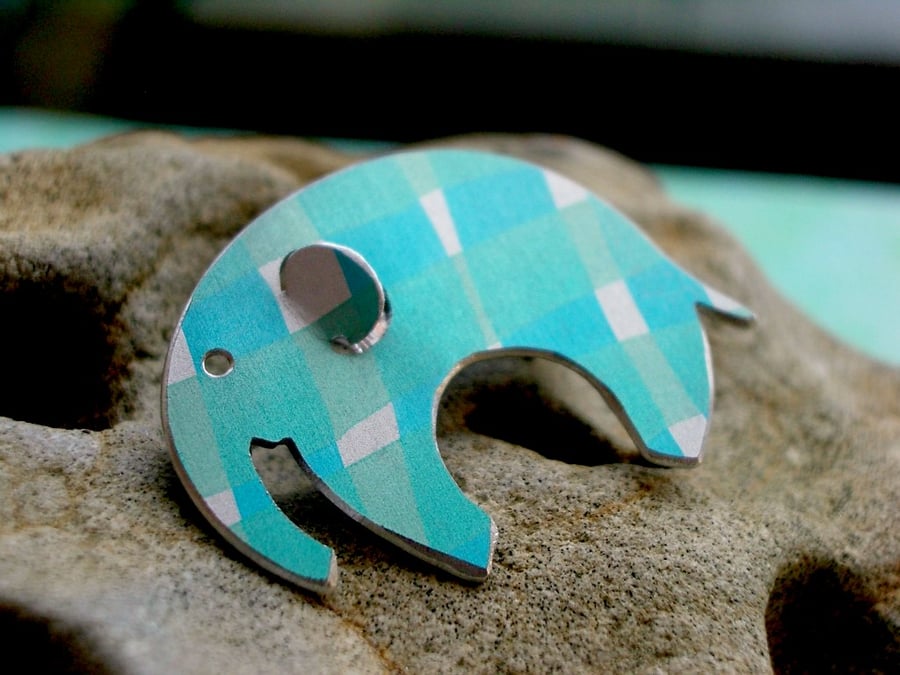 Elephant brooch 