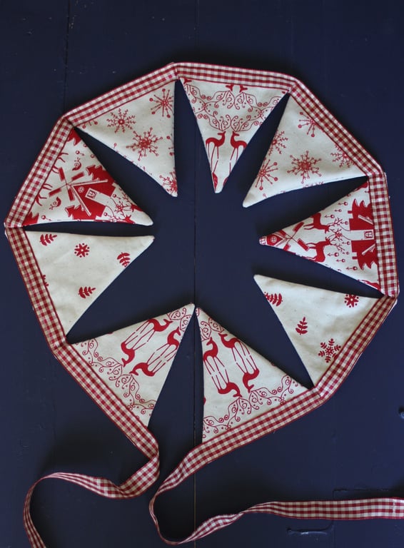 Red and cream mini (dresser) bunting 