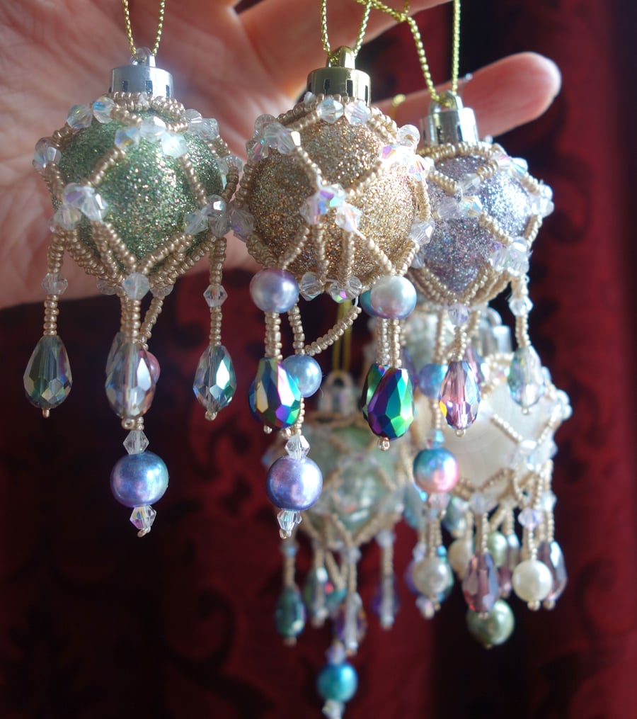 4 x Pastel and Pearl Crystal Victoriana Baubles