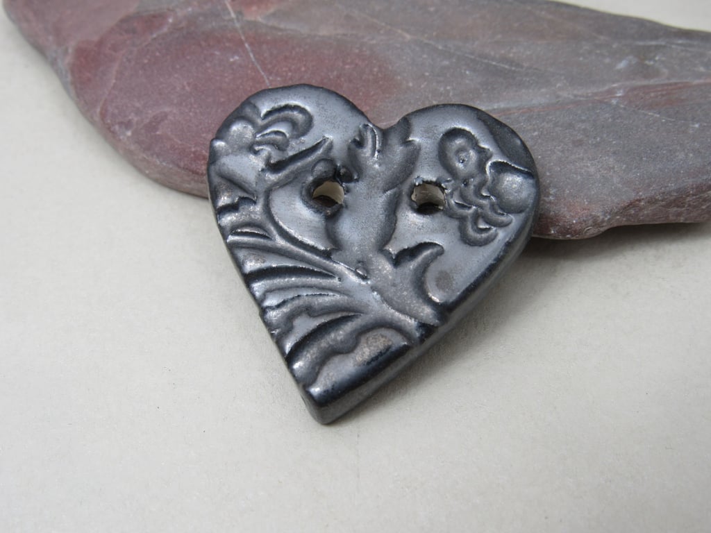 Medium Metallic Brocade Texture Heart Shaped Ceramic Button