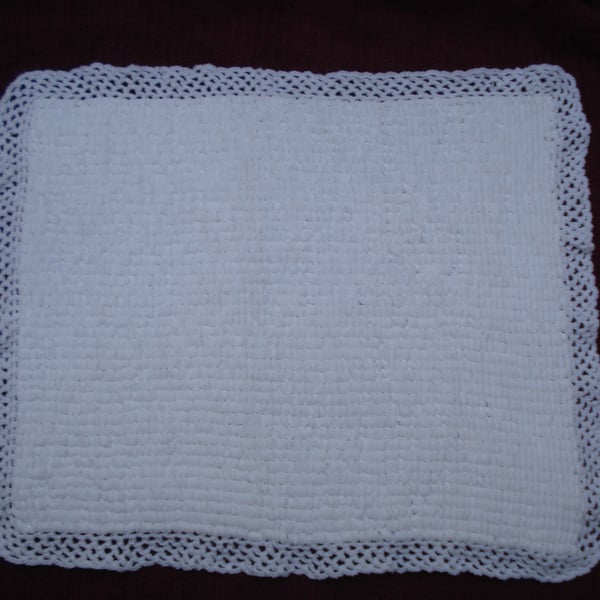 Pure White Knitted And Crochet Car Seat Blanket For Baby (R917)