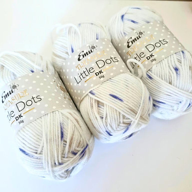 Emu Treasure Little Dots DK Yarn 50 grm Ball - Twinkle Twinkle