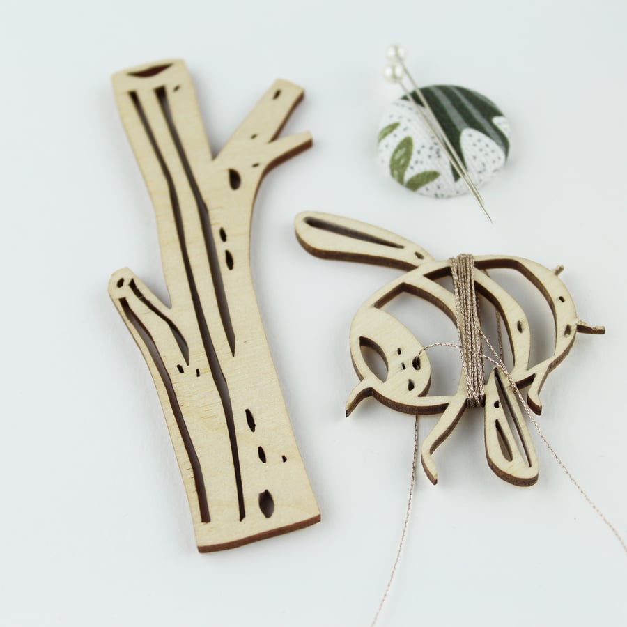 Bee and tree thread holder set
