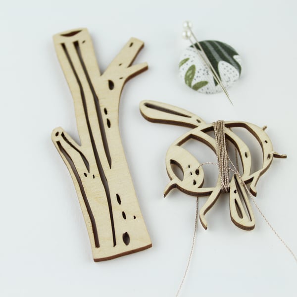 Bee and tree thread holder set