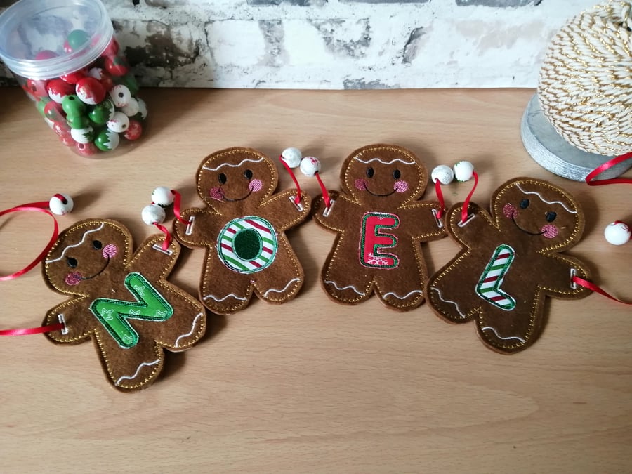 4 CHRISTMAS GINGERBREAD MAN BUNTING DECORATION. 