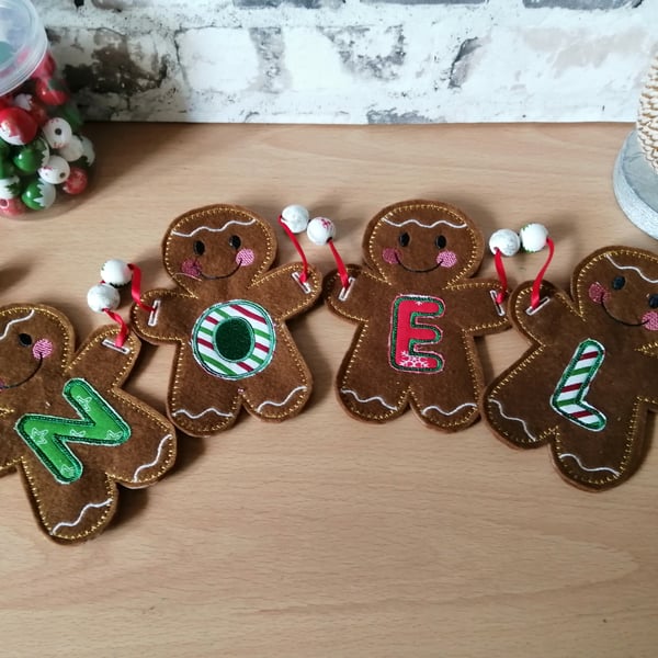 4 CHRISTMAS GINGERBREAD MAN BUNTING DECORATION. 