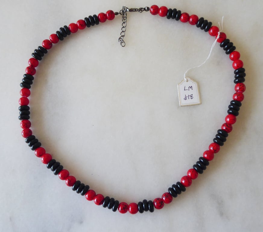 Red and Black Beaded Adjustable Necklace - Summer Seconds