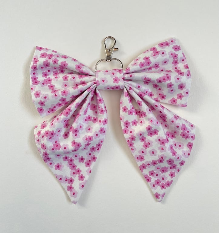 Pink flowers accessory bow