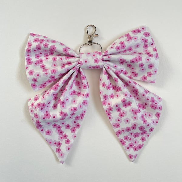 Pink flowers accessory bow