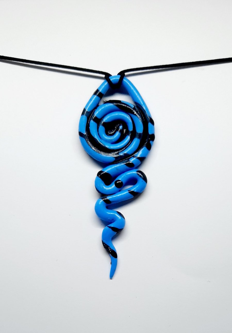 Abstract pendant curl necklace 