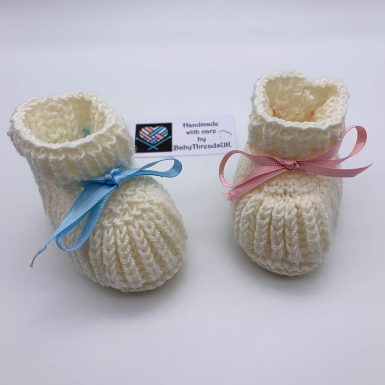Newborn Booties, hand knitted, soft baby merino yarn, new baby gift
