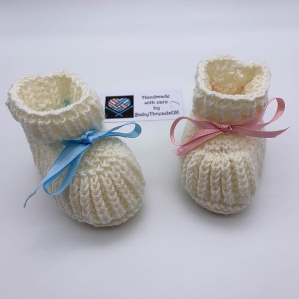 Newborn Booties, hand knitted, soft baby merino yarn, new baby gift