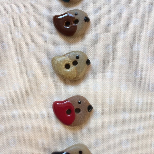 Set of 5 tiny winter bird buttons