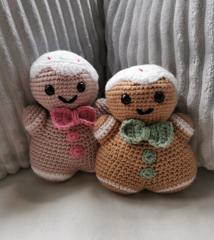 Set of 2 Crochet Gingerbread Décor 