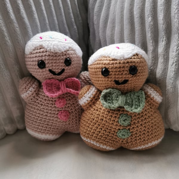 Set of 2 Crochet Gingerbread Décor 