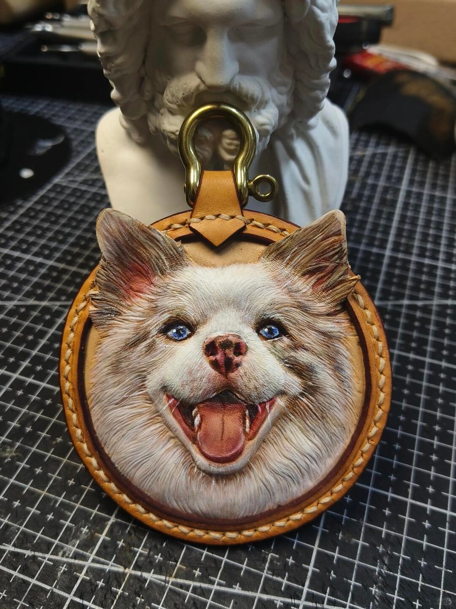 Luckypeti Custom Round Pet Leather Keychain Diameter 7.5cm