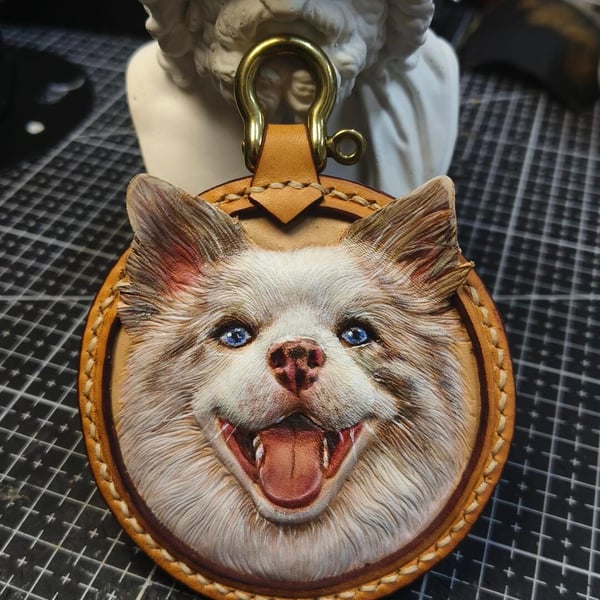 Luckypeti Custom Round Pet Leather Keychain Diameter 7.5cm