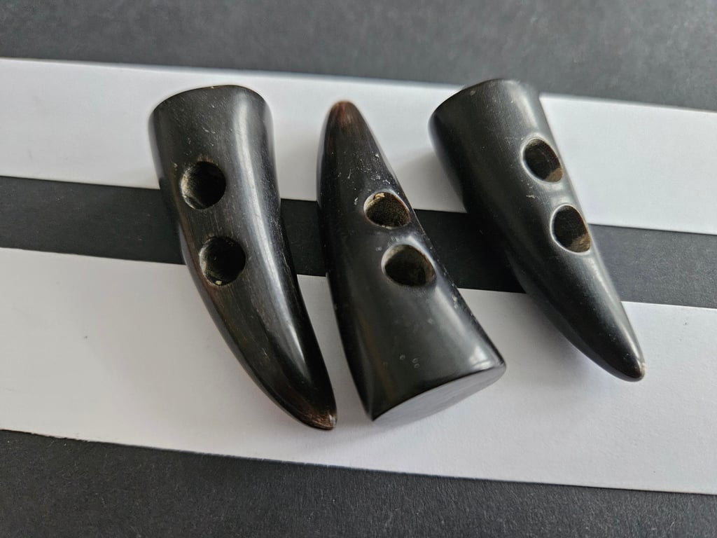 50mm (2") Real Horn 2 hole Toggle LAST 3