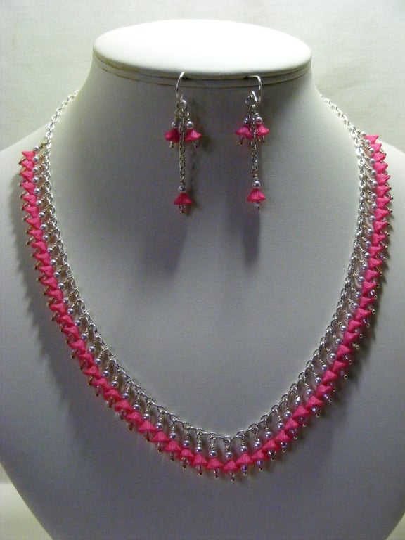 Flower and Pearl Jewellery Set