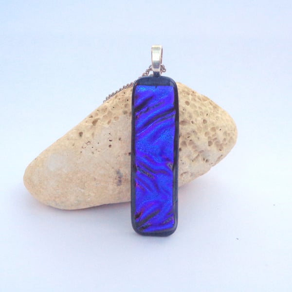 Dichroic glass pendant Blue-purple Ripple