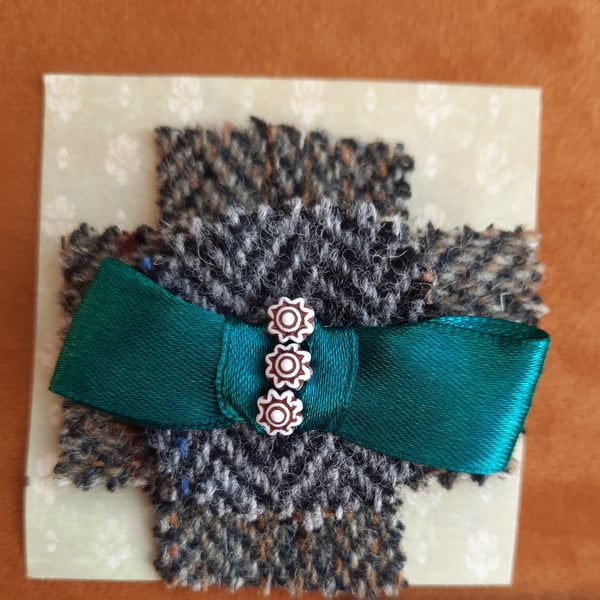 Handmade tweed brooch with green ribbon and star buttons 