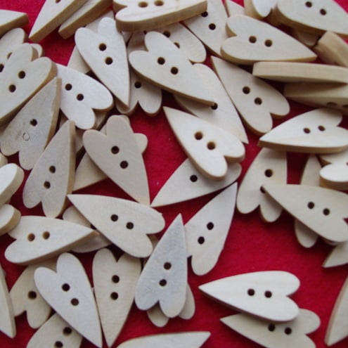 20 x Wooden Primative Heart Buttons