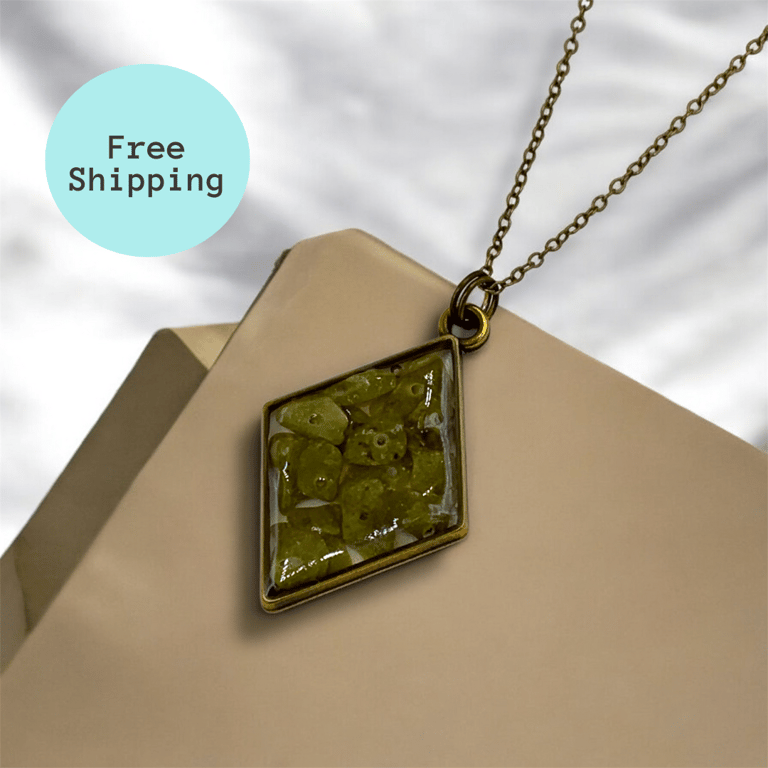 Peridot Brass plated Diamond Worry Stone Necklace - Free Postage