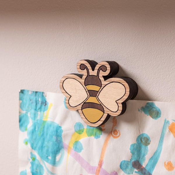Buzzy Bee Wall Magnet - For Holding Children's Artwork, Posters and Prints. 
