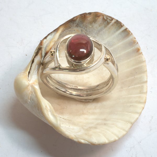 Silver, 9ct and Garnet Ring size O 