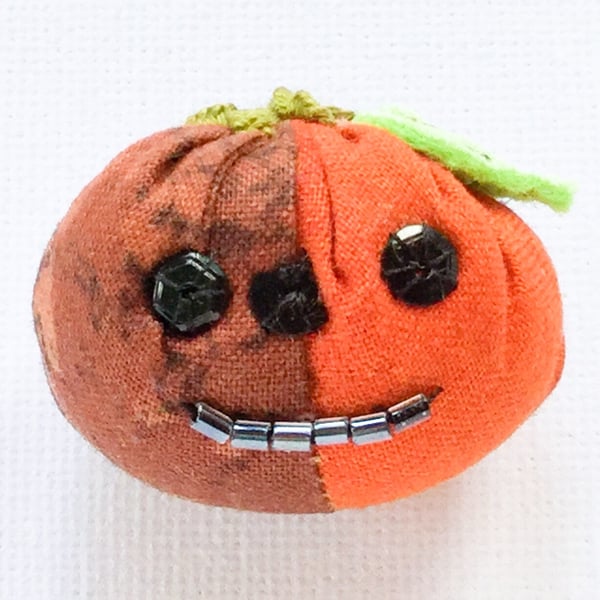 Pumpkin brooch