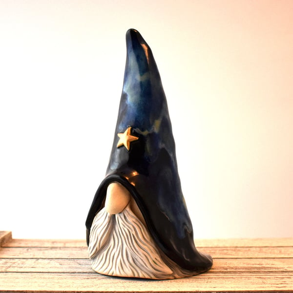 A369 - Ceramic Stoneware Wizard (UK postage included)