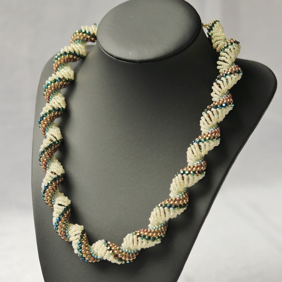 Spiral Matte Necklace Spiral Matte Necklace