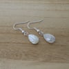 Mother of pearl earrings in silver plate. Ref 113