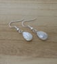 Mother of pearl earrings in silver plate. Ref 113