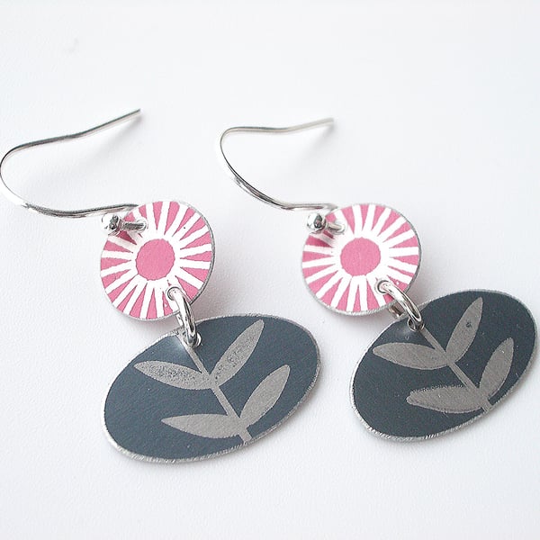 Flower earrings in burgundy and grey