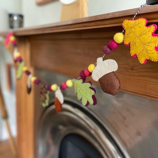 Handmade Autumn Felt Garland – Oak Leaves, Acorns & Colourful Wool Felt Balls