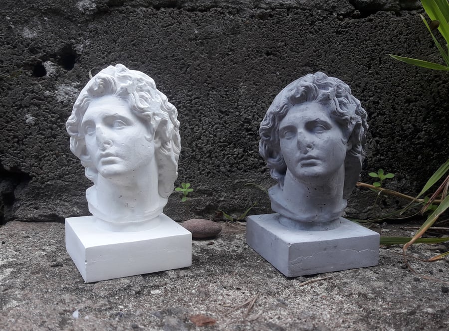 Concrete Helios Vaporwave Statue!