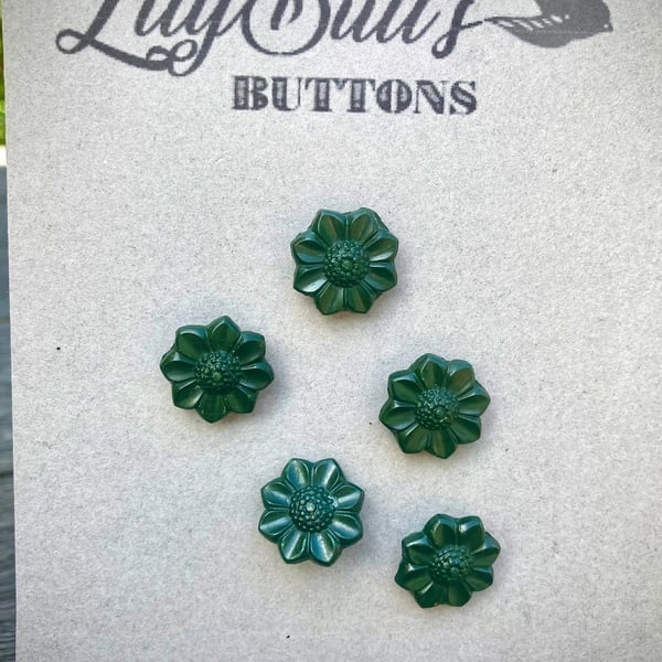 5 Vintage Green Sunflower Buttons 15mm