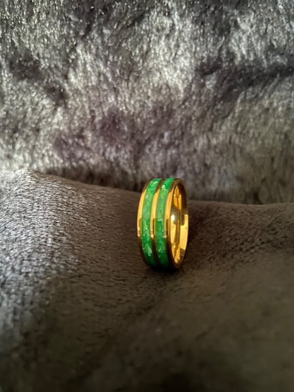 Resin ring with green and gold 